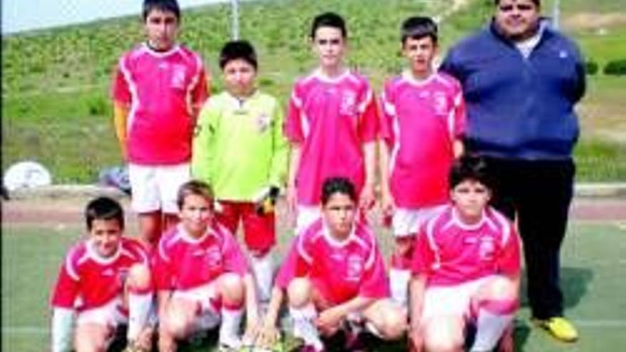 El equipo infantil de fútbol sala del Villa de Monroy