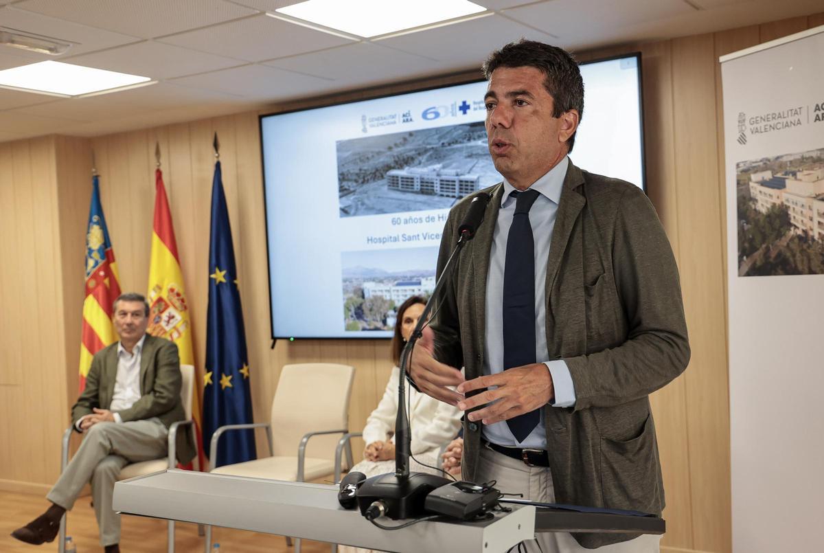 Visita de Mazón en junio al Hospital de San Vicente, que no ejecutó las inversiones previstas el año pasado.