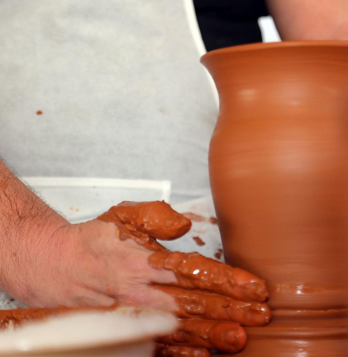 Detalle del trabajo que se realiza en el torno.