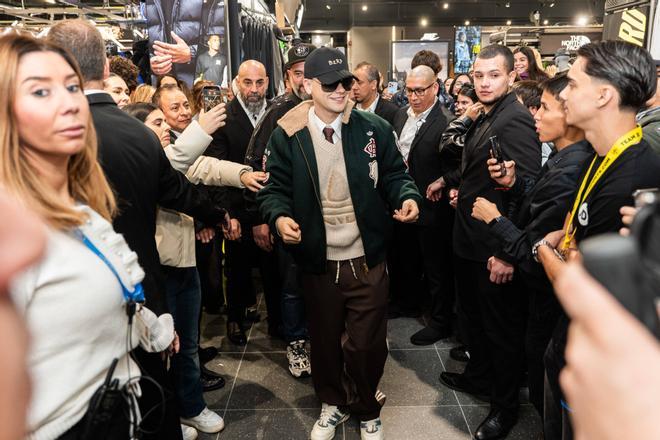 Barcelona recibe la mayor tienda de JD Sports en Europa con Bizarrap como anfitrión