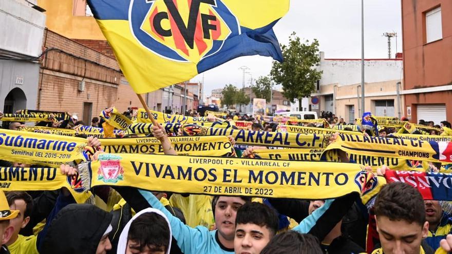 Aficionados del Villarreal en Miralcamp