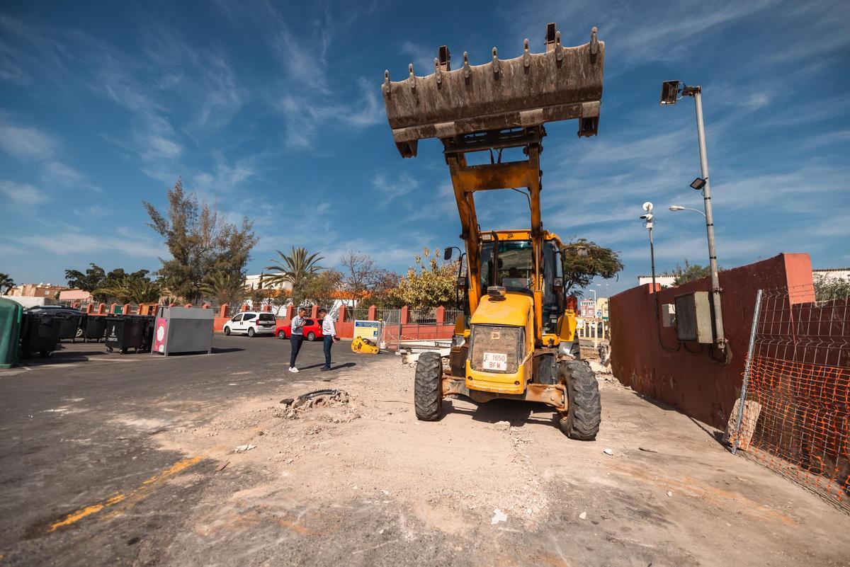 Trabajos de mejora en la calle Artenara en San Bartolomé de Tirajana.