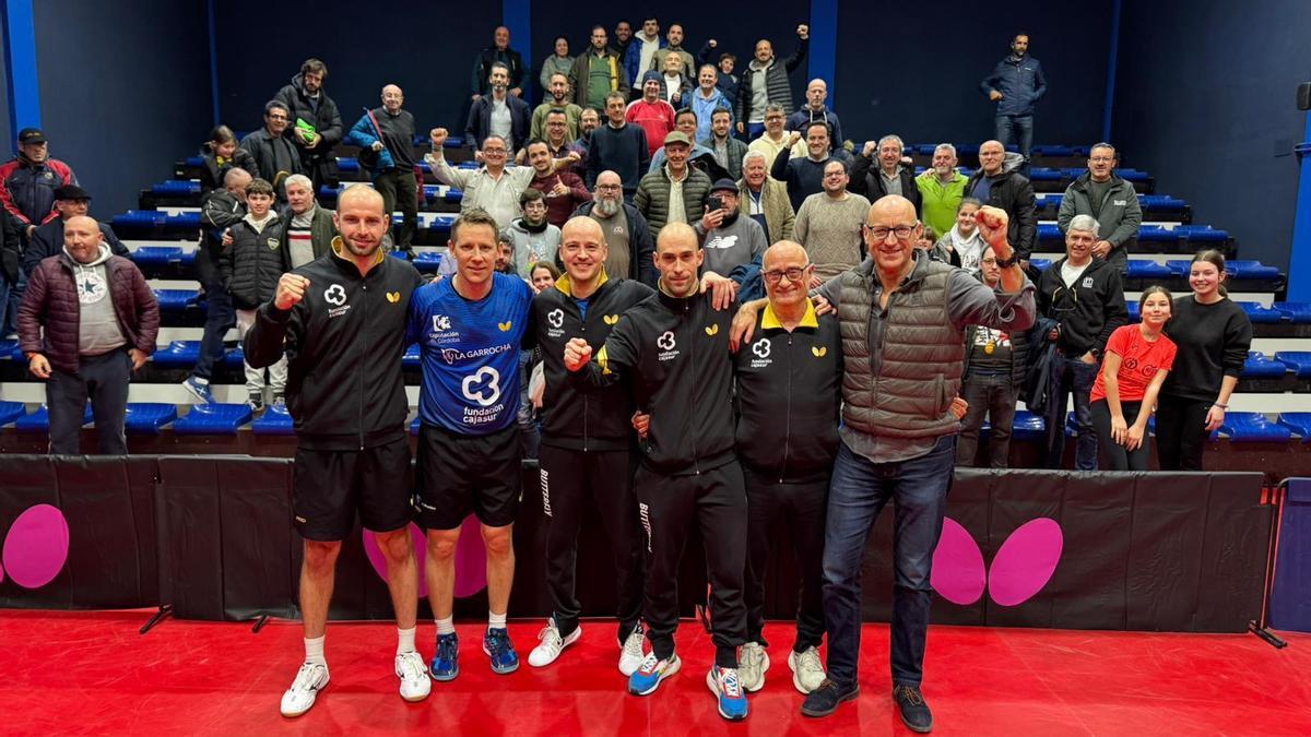 El Real Club Priego Fundación Kutxabank celebra su victoria ante el Ostrov.