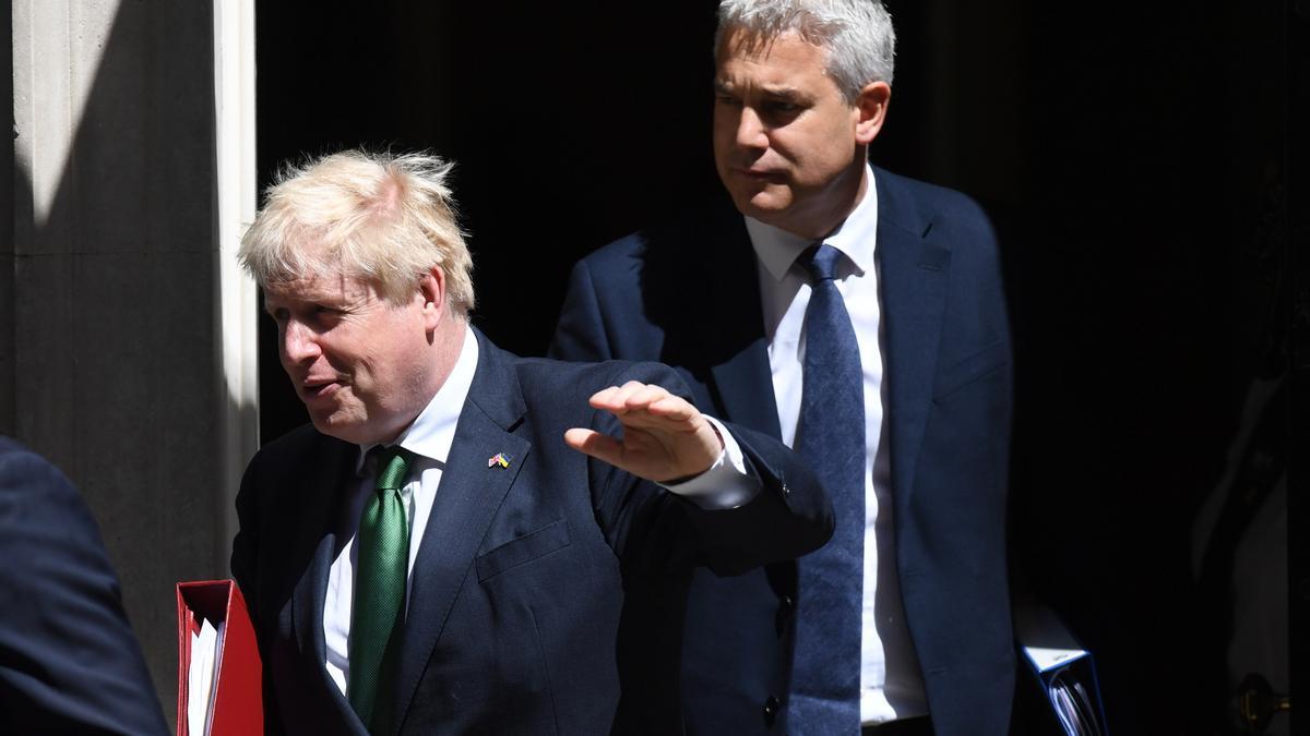 Boris Johnson departs for Prime Ministers Questions