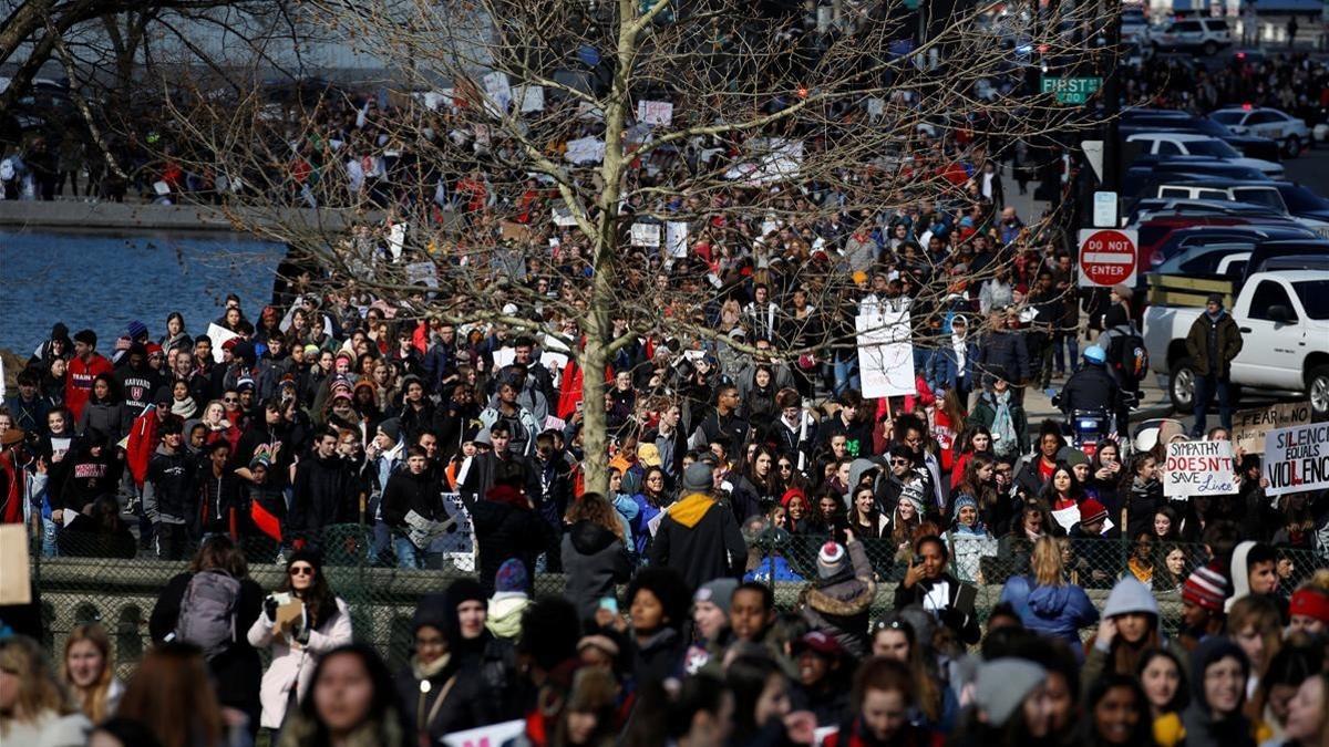 Estudiantes de Washington D.C. durante las manifestaciones del 14 de marzo para pedir normas más estrictas de tenencia de armas
