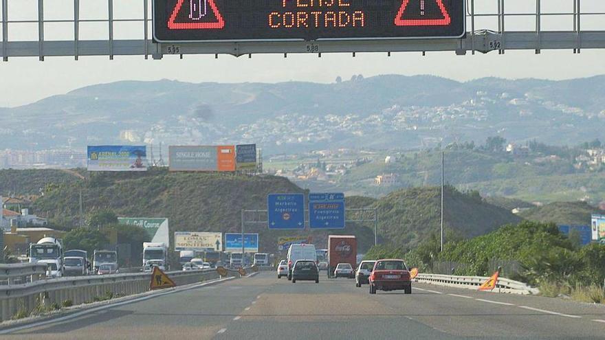 Los alcaldes de los grandes municipios de Málaga hacen piña contra el peaje en la autopista AP-7