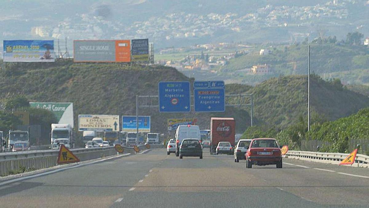 El litoral costasoleño exige mejoras en las carreteras a la espera del tren.