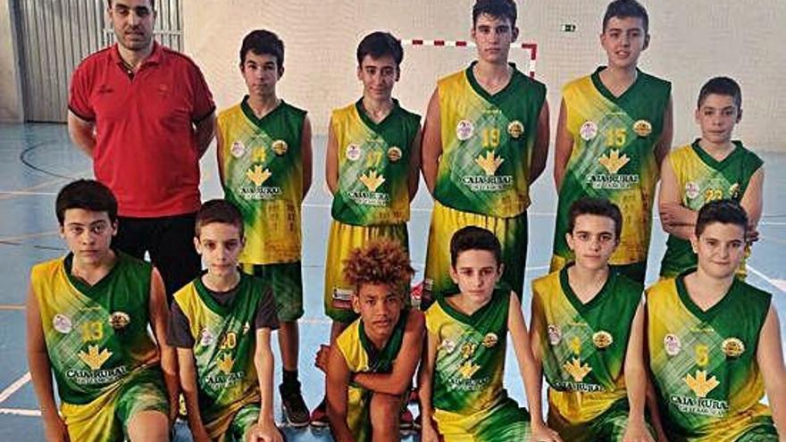 La plantilla del infantil CM Zamora 2015 antes del encuentro.