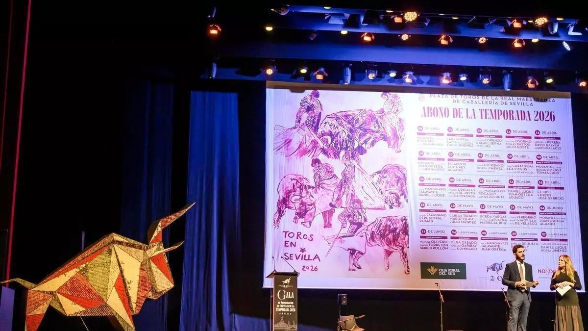 Gala de presentación del cartel pictórico de la temporada taurina de Sevilla de 2026, este lunes en la plaza de la Maestranza de Sevilla.