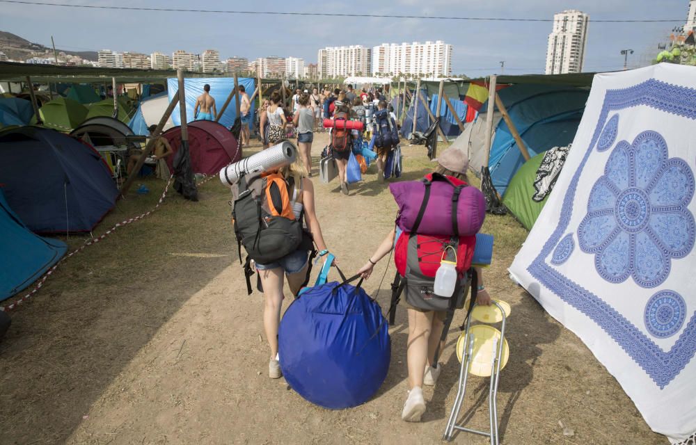 Los primeros campistas llegan al Medusa en Cullera