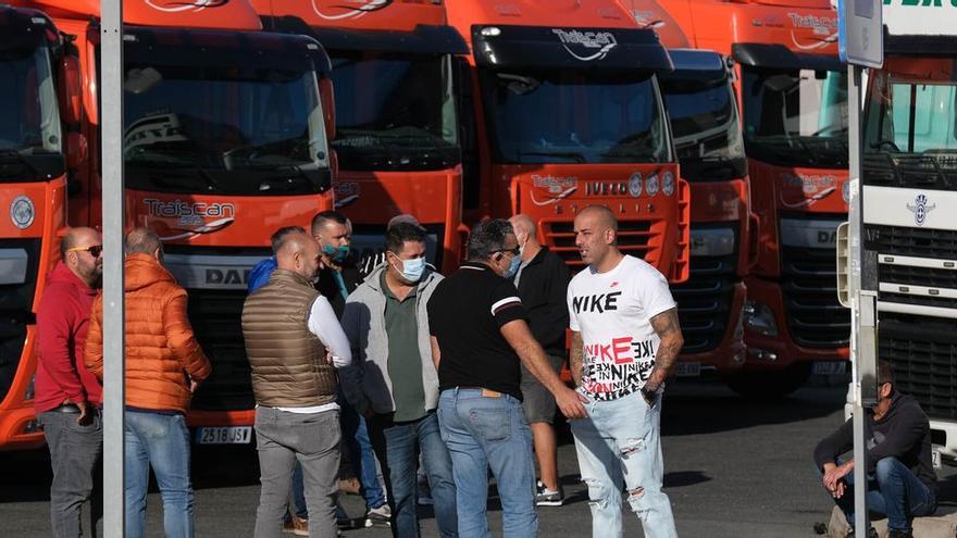 Concentración de transportistas en Canarias.