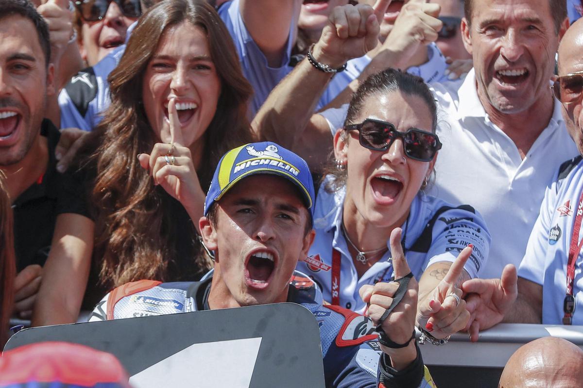 Marc Márquez celebra su victoria en el GP de Aragón.