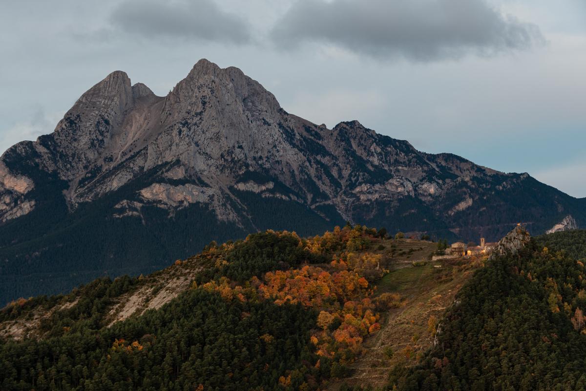 El Pedraforca amb vestit de tardor.