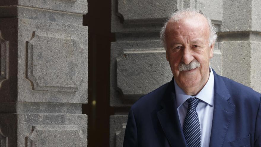 Vicente del Bosque recibe uno de los premios MAPFRE 2017.