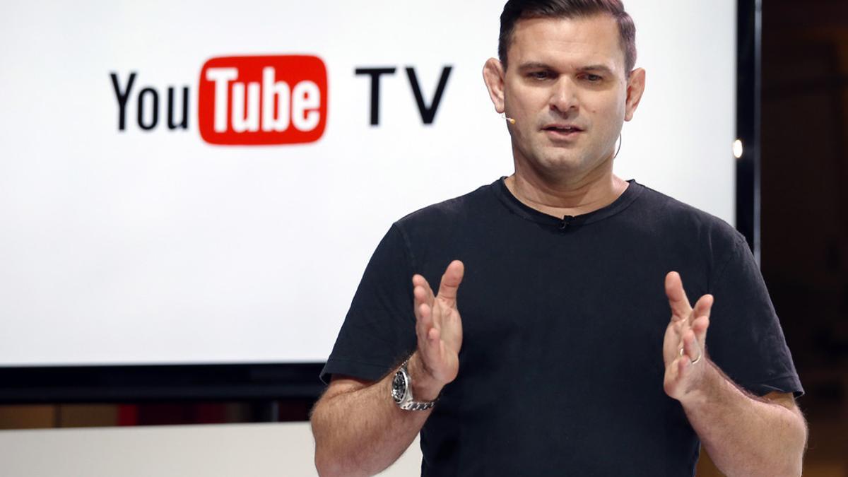 El directivo Christian Oestlien, durante la presentación este martes en Los Ángeles del nuevo servicio de tele por suscripción de Youtube.