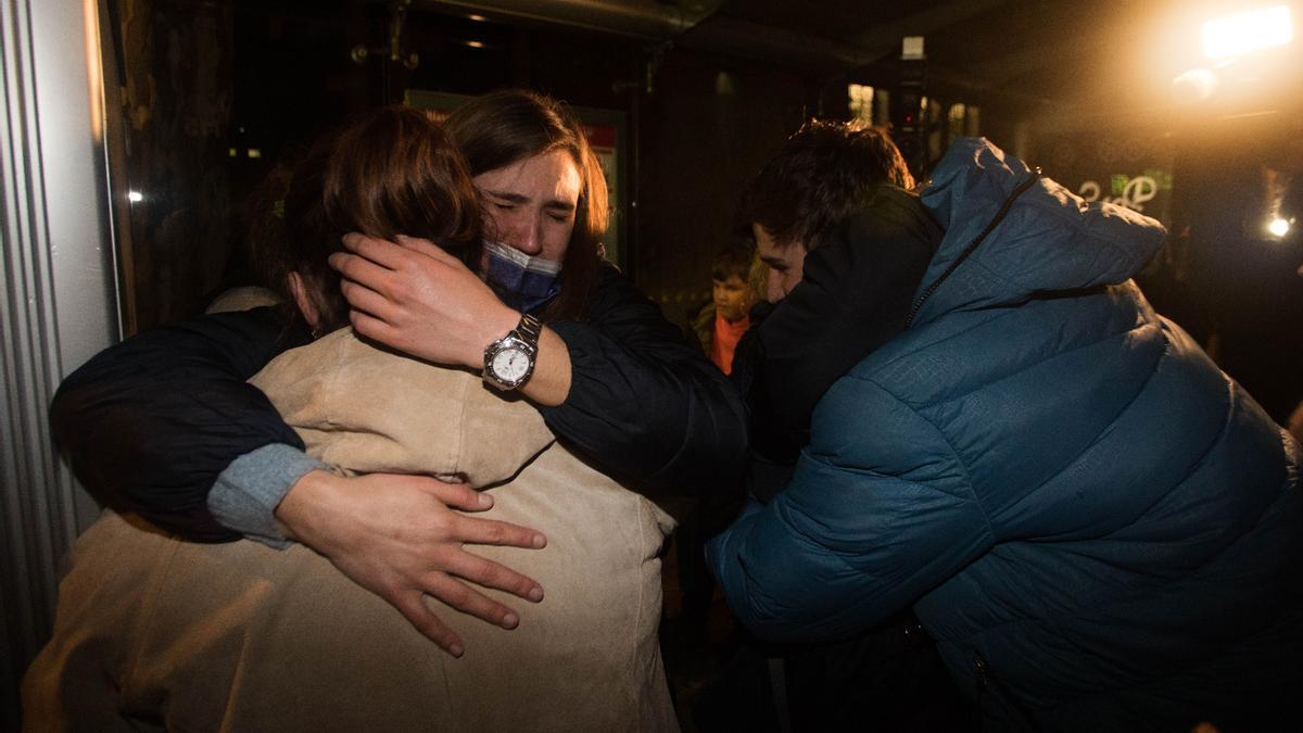 Ucranianas se reencuentran con sus familias valencianas