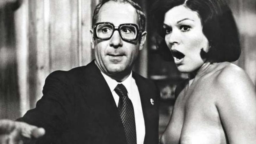 Alfredo Landa y Mirta Miller en la película Alcalde por elección, en la década de los 70.