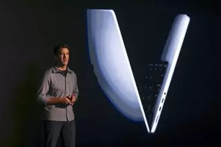 ¿Y si John Ternus es quien por fin se atreve con la consola de Apple?