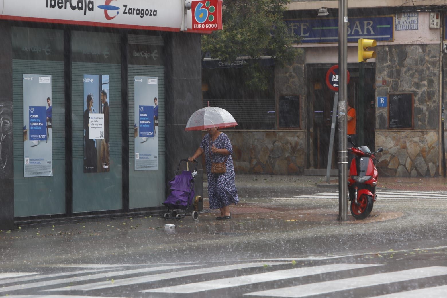 EN IMÁGENES | Así están las calles de Zaragoza por el tormentón de lluvia y granizo