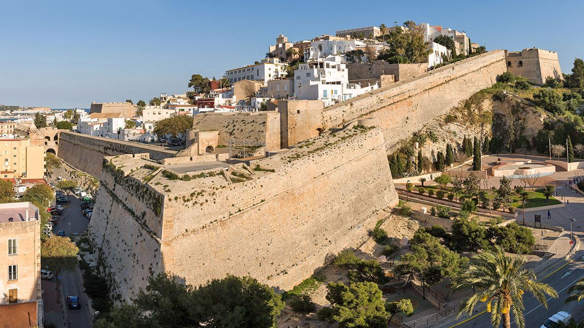 Las escapadas a Eivissa tienen premio este otoño para los residentes en Baleares