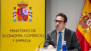 Economia presenta el Pla Icex davant els aranzels entre crítiques del PP