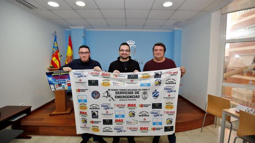 Los servicios de emergencia de Torrevieja organizan un torneo benéfico de fútbol