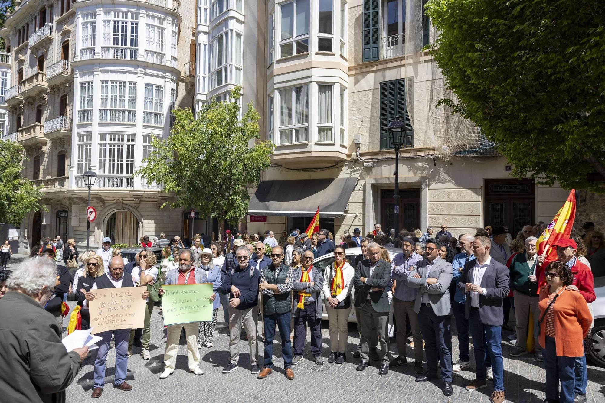 Concentración en Palma para pedir la dimisión de Pedro Sánchez