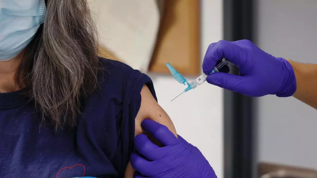 El ritmo de vacunación contra la gripe aumenta un 11 % en la provincia de Alicante