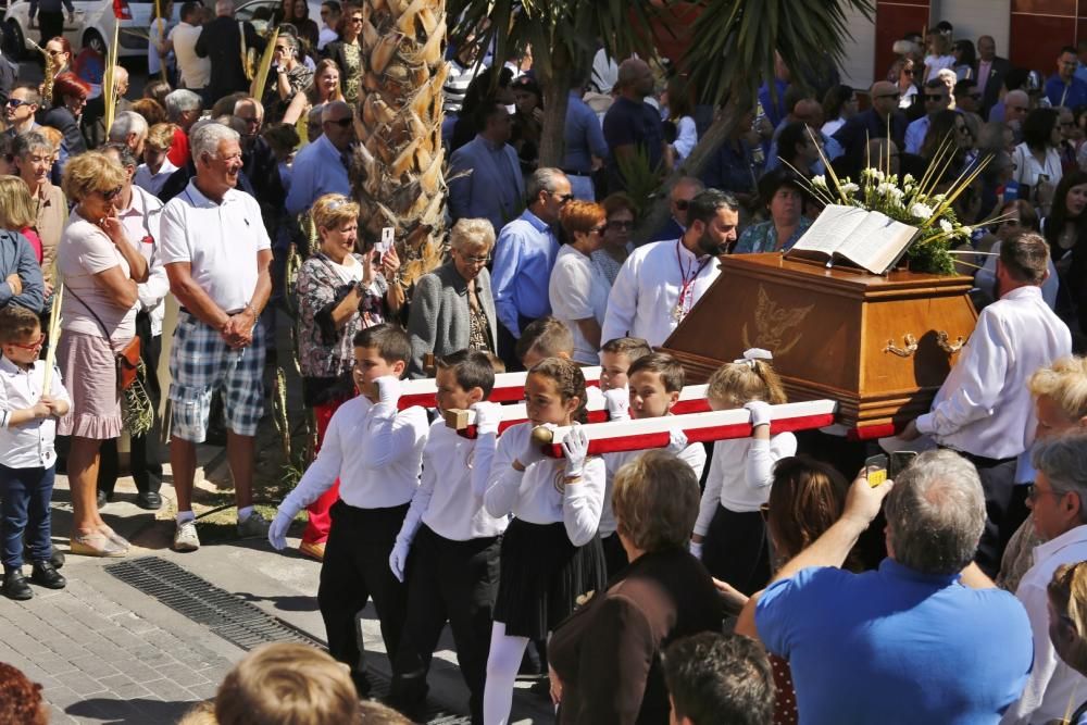 La procesión recorrió el itinerario entre la iglesia del Sagrado Corazón y la Inmaculada en Torrevieja