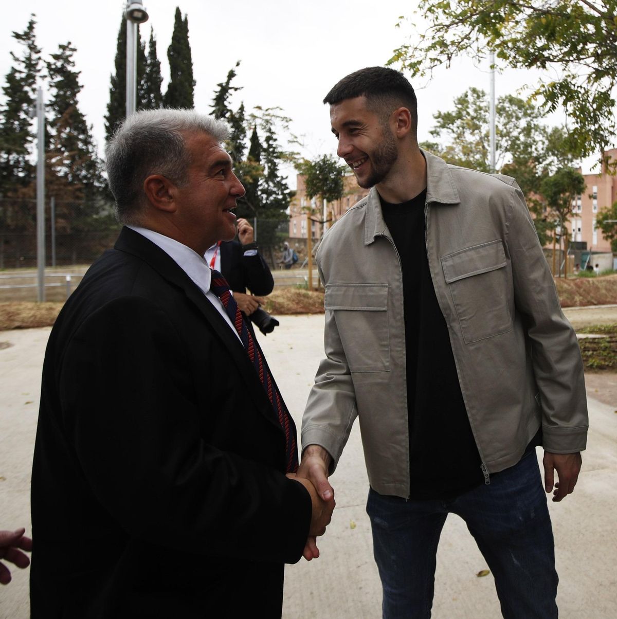 Laporta saludó a Joan Garcia en la inauguración de la Ciutat Esportiva Damm