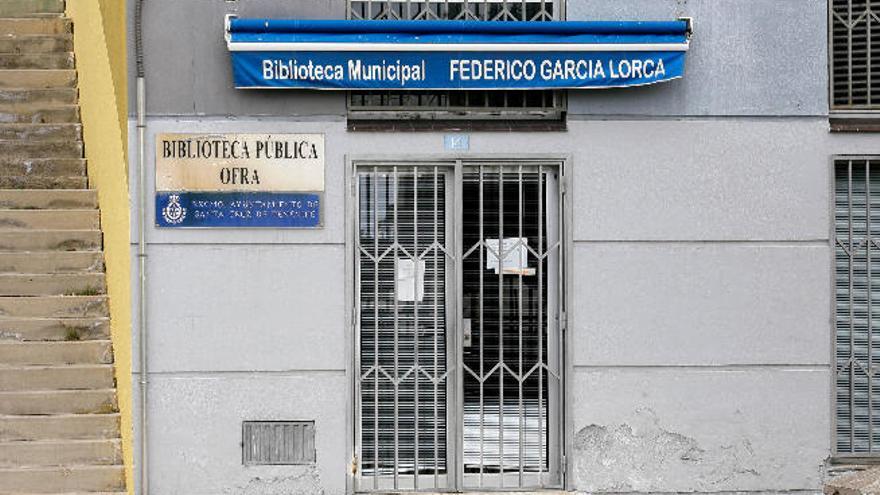 La biblioteca pública de Ofra.