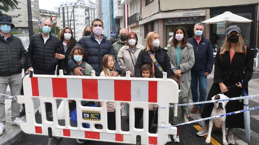 Una calle unida contra los cascotes