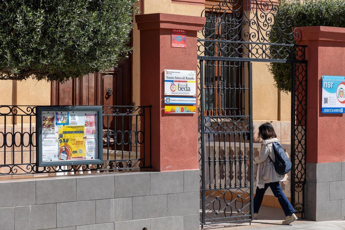 El colegio Nuestra Señora del Remedio de Alicante, donde esta semana se dejó sin comedor a una niña por impagos