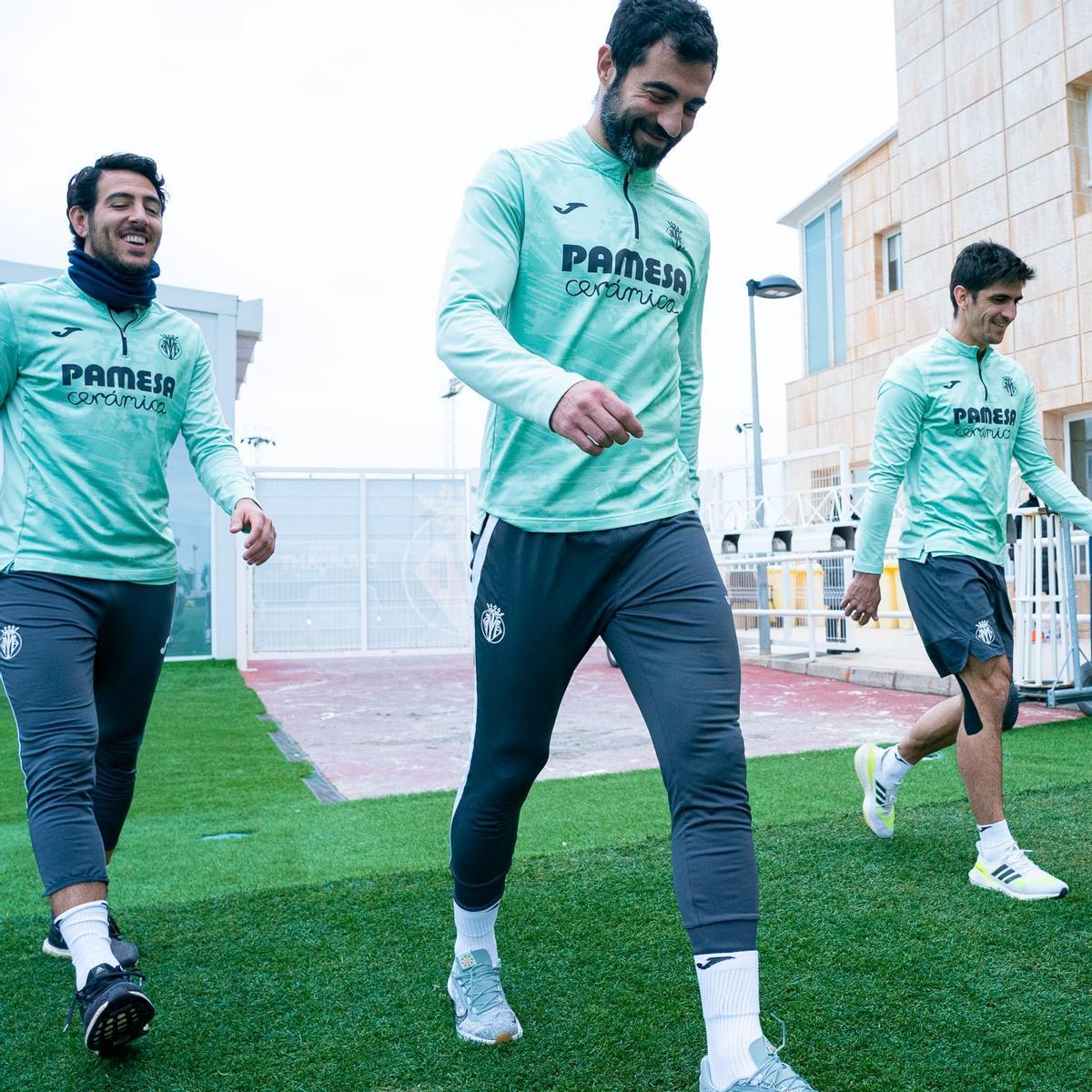 Dani Parejo, Raúl Albiol y Gerard Moreno han de tirar del carro en busca de una reacción que empieza a ser urgente en el Villarreal esta temporada.