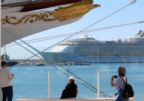 Allure of the Seas, en el puerto de Málaga