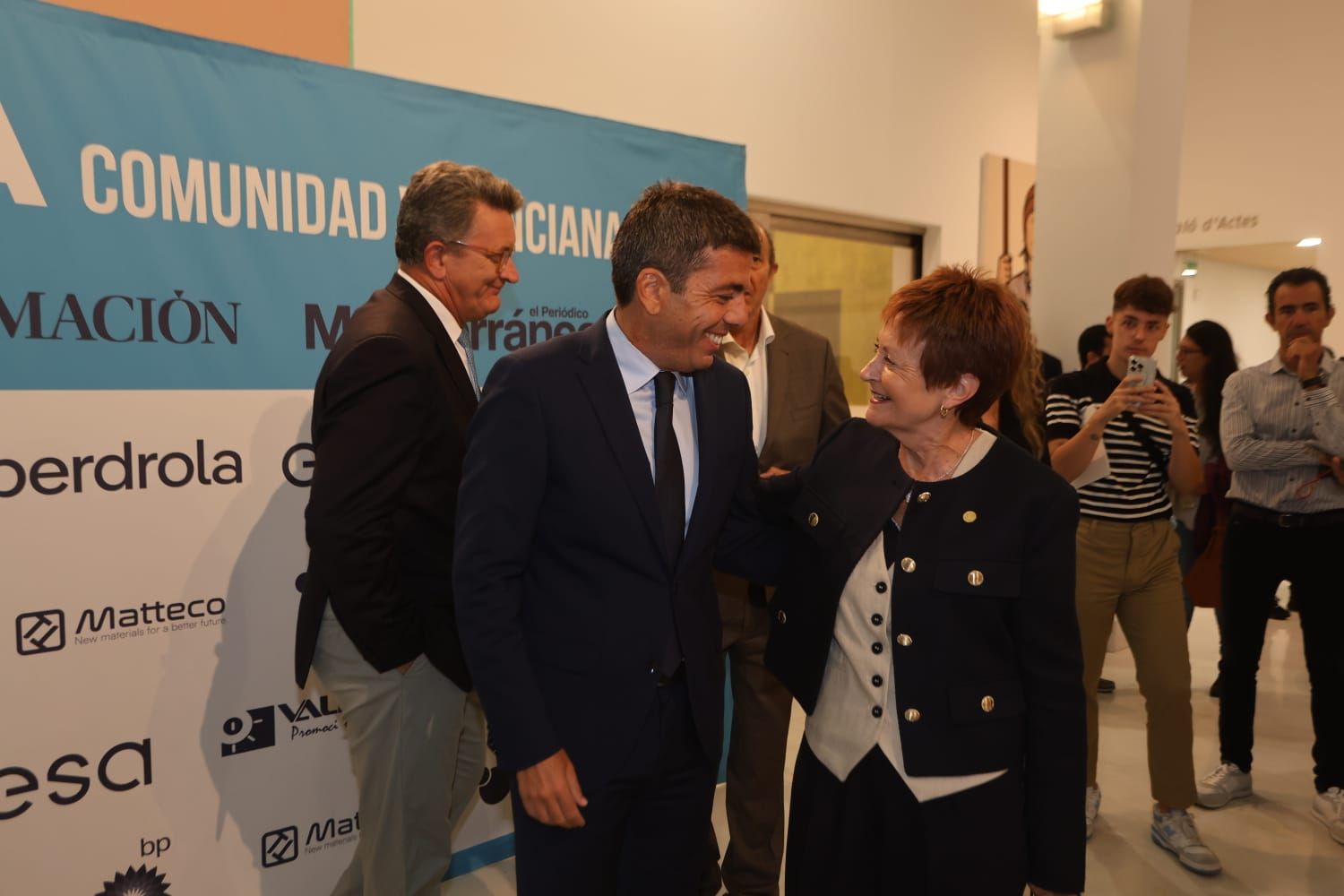 Llegada de los asistentes a la segunda edición del Foro de Energía en la Comunitat Valenciana