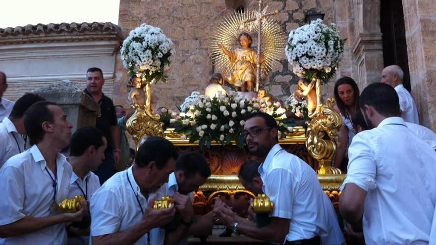 El Niño preside ya el Altar Mayor de la parroquia de Santo Domingo