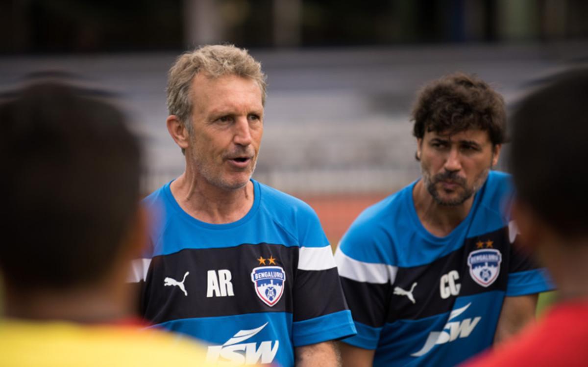 Roca y Cuadrat están escribiendo una página histórica en el fútbol de la India Roca y Cuadrat están escribiendo una página histórica en el fútbol de la India