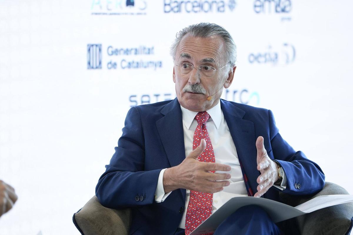 Luis Furnells, presidente de OESIA, durante el II Foro Prensa Ibérica sobre Paz y Seguridad en Europa.