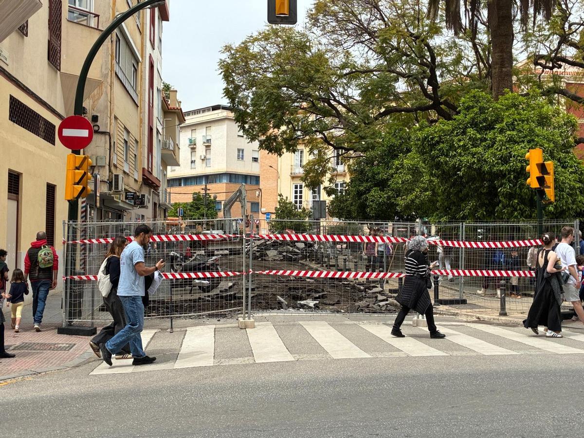 Levantan el asfalto de un lateral de la plaza de la Victoria para hacerlo peatonal dentro del proyecto de reurbanización de Lagunillas.