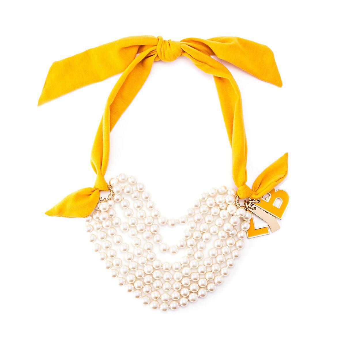 Collar de perlas amarillo de Bimba & Lola (54€)