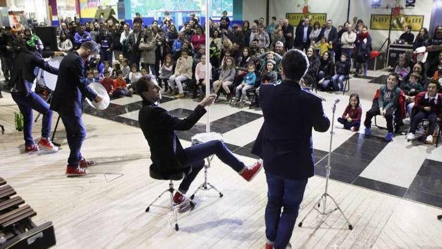 El público respaldó a Odaiko ayer en el Pontiñas. // Bernabé/ Luismy