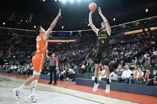 El Roig Arena se le hace grande al CB Canarias (96-79)
