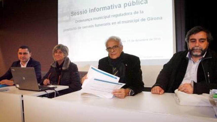 La sessió informativa sobre l&#039;ordenança de serveis funeraris.