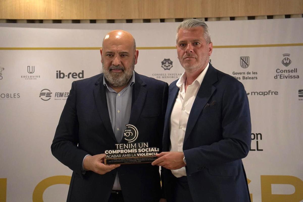 Jaime Matínez, alcalde de Palma, junto a Jordi Horrach, presidente de la FFIB.