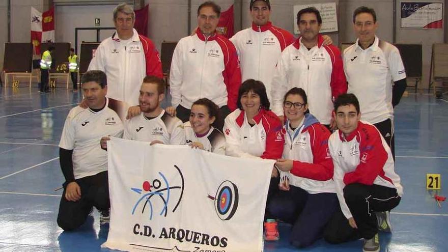 Expedición zamorana que acudió a Salamanca.