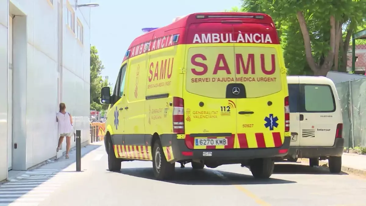 El SAMU trasladó al joven accidentado al hospital La Fe.