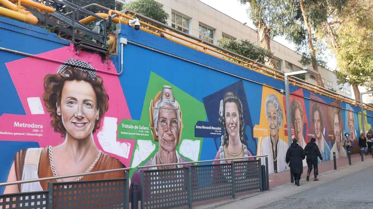 Un mural en el Hospital Vall d'Hebron recuerda la labor de las pioneras en la ciencia