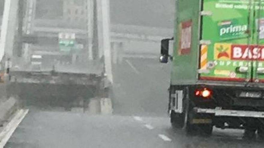 El conductor d&#039;un camió se salva de la tragèdia del pont de Gènova per pocs metres