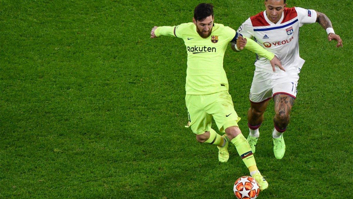 Messi no tuvo su noche en el campo del Olympique Lyon